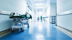 Ce salariu are un brancardier în România? Iată câți bani câștigă, de fapt, în fiecare lună
